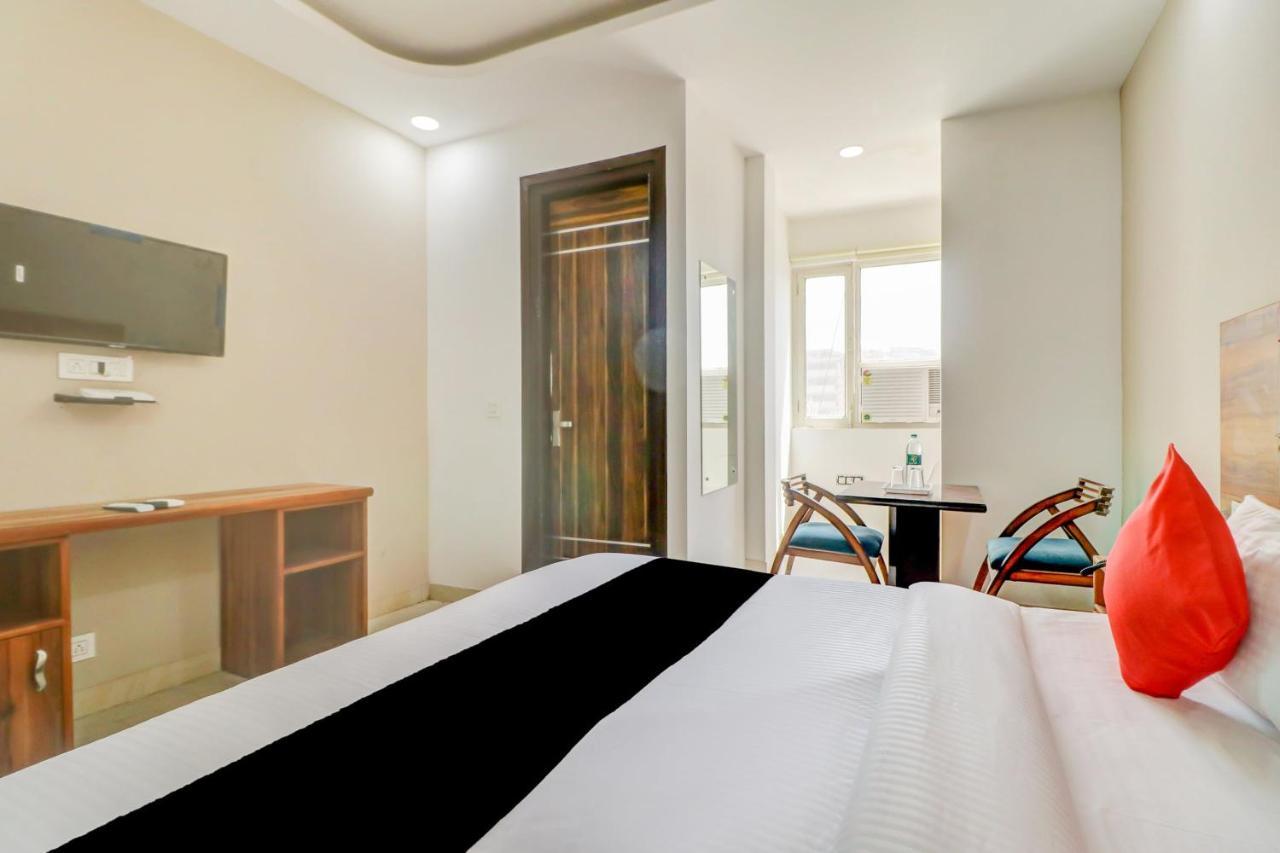 Oyo Flagship 80318 Hotel Sai Plaza Near Indira Gandhi International Airport Нью-Делі Екстер'єр фото