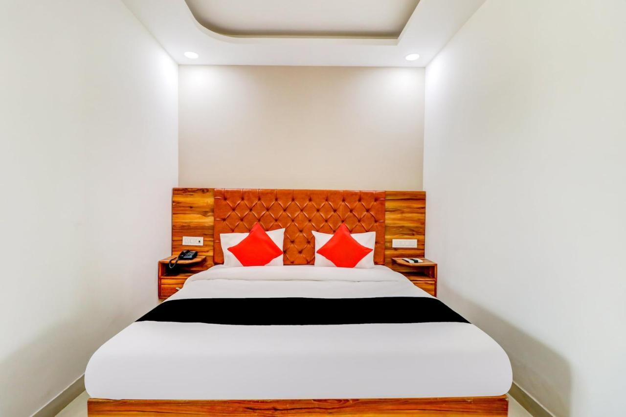 Oyo Flagship 80318 Hotel Sai Plaza Near Indira Gandhi International Airport Нью-Делі Екстер'єр фото