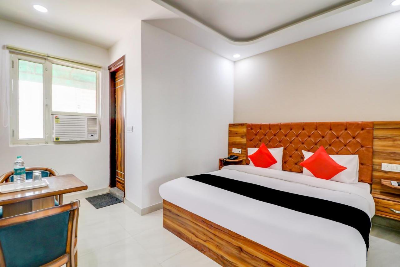 Oyo Flagship 80318 Hotel Sai Plaza Near Indira Gandhi International Airport Нью-Делі Екстер'єр фото