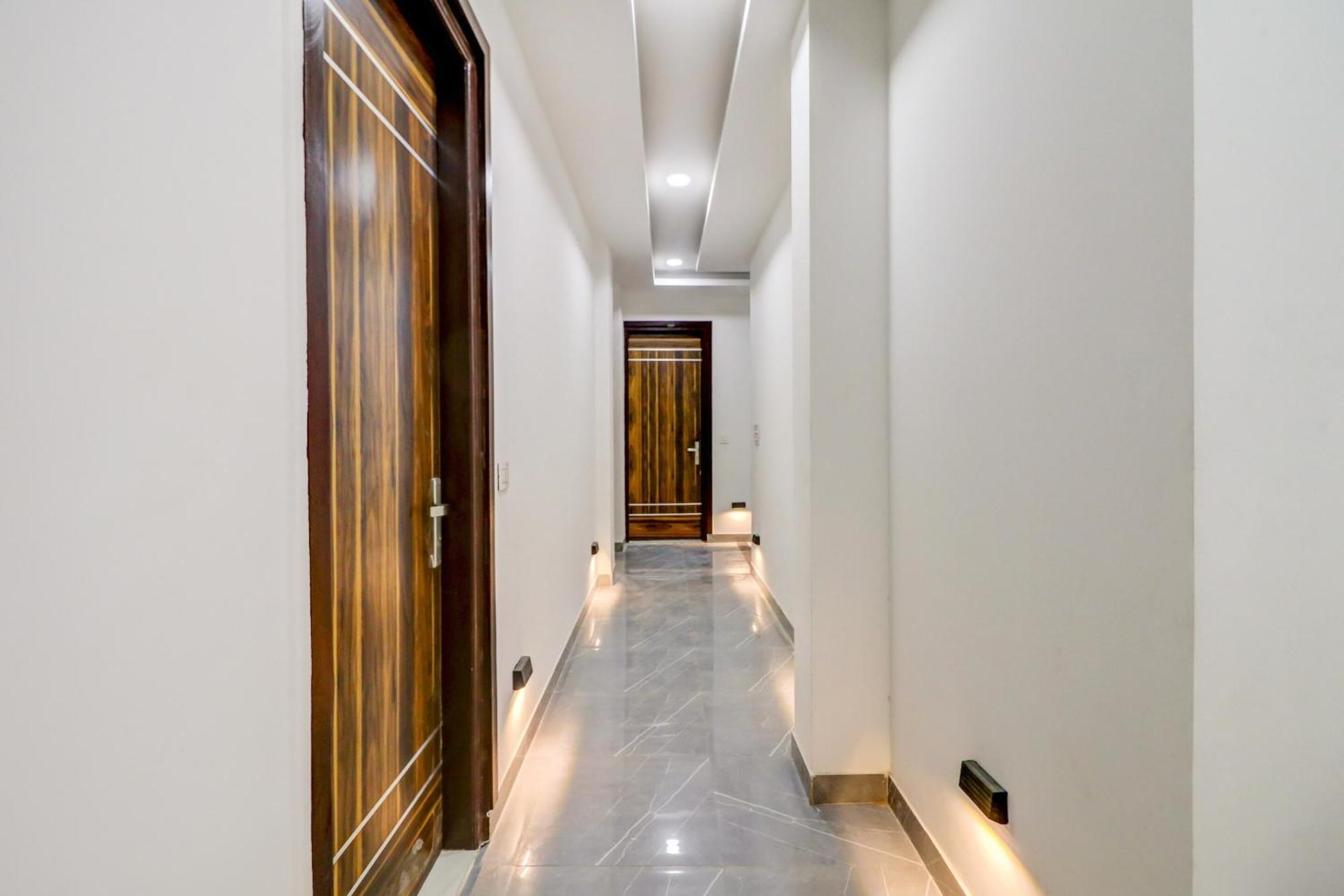 Oyo Flagship 80318 Hotel Sai Plaza Near Indira Gandhi International Airport Нью-Делі Екстер'єр фото