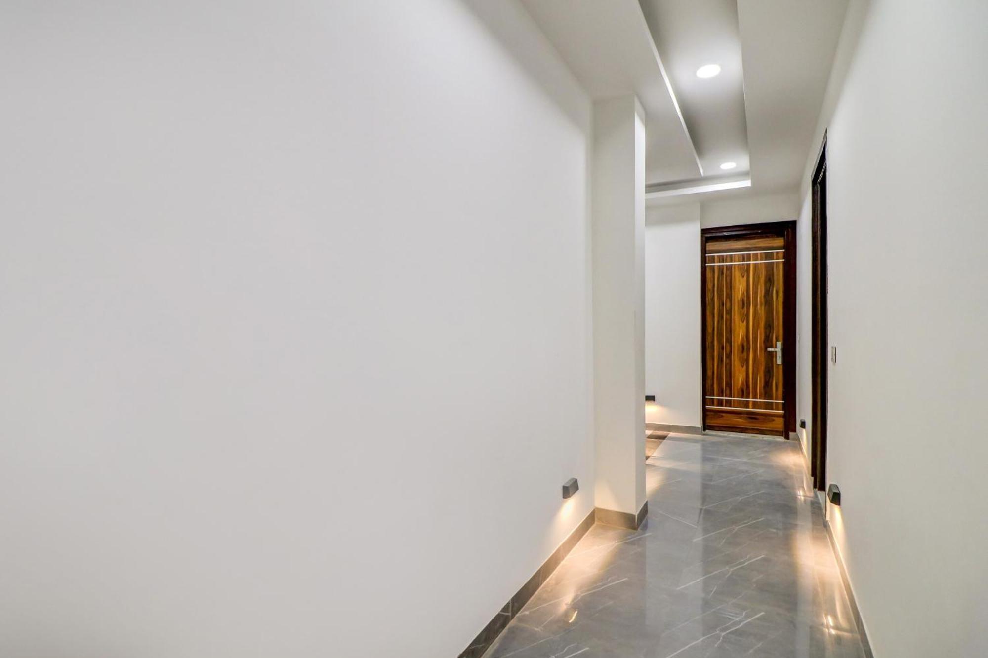 Oyo Flagship 80318 Hotel Sai Plaza Near Indira Gandhi International Airport Нью-Делі Екстер'єр фото