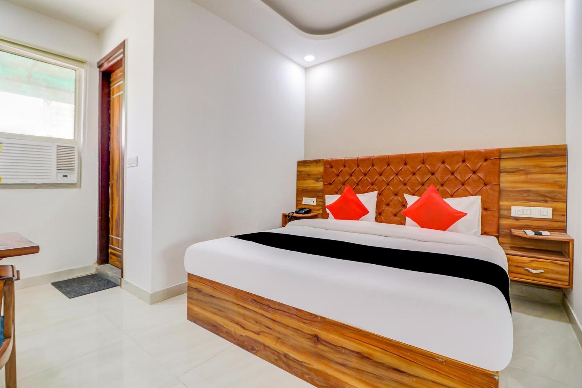 Oyo Flagship 80318 Hotel Sai Plaza Near Indira Gandhi International Airport Нью-Делі Екстер'єр фото